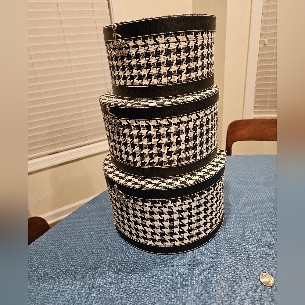 Set of 3 nesting decorative storage boxes